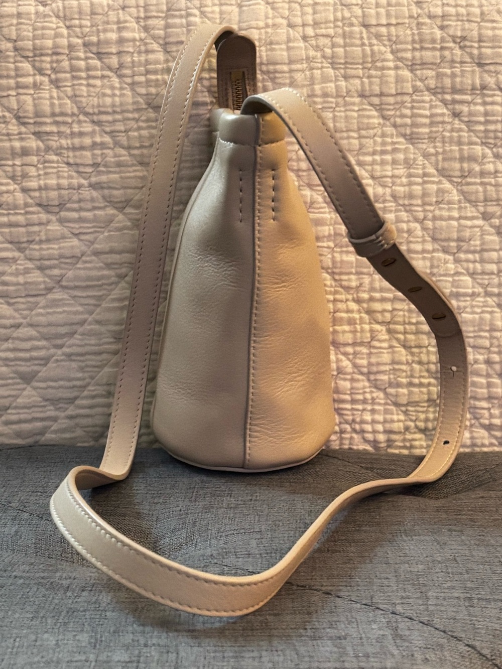 MANSUR GAVRIEL MINI ZIP BUCKET/CROSSBODY BAG AGLIO
in CAMEL - Picture 3 of 11